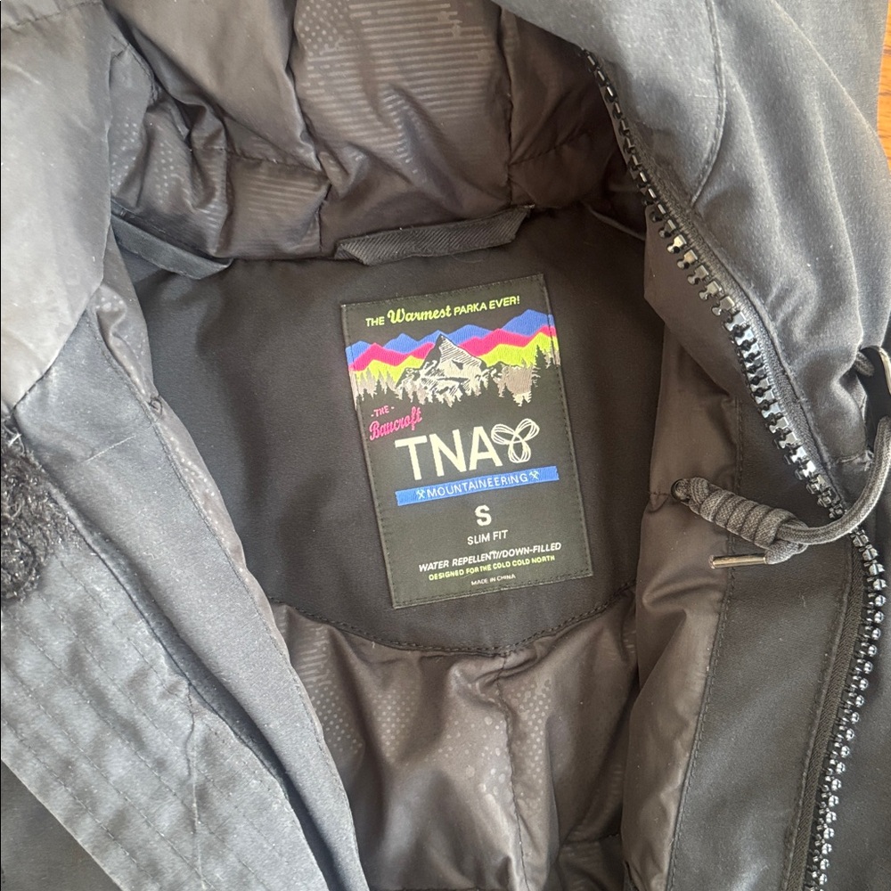 TNA Black Parka Aritzia - Picture 2 of 2